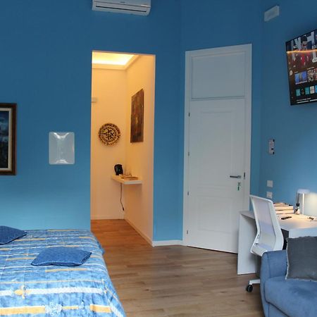 Falstaff Rooms & Suites Palermo Bagian luar foto