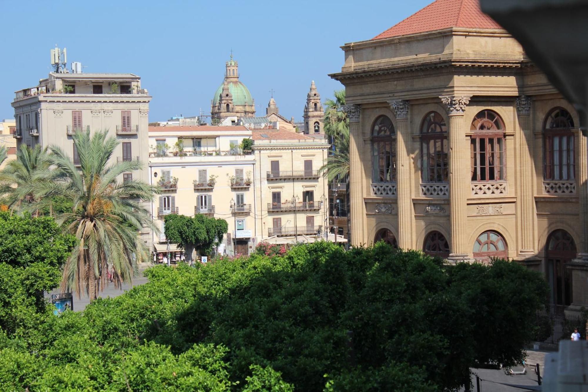 Falstaff Rooms & Suites Palermo Bagian luar foto