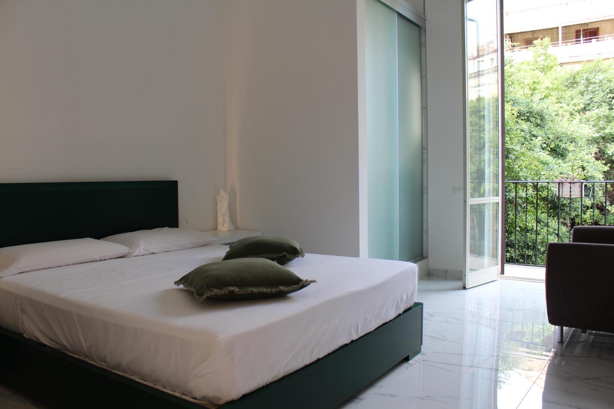 Falstaff Rooms & Suites Palermo Bagian luar foto