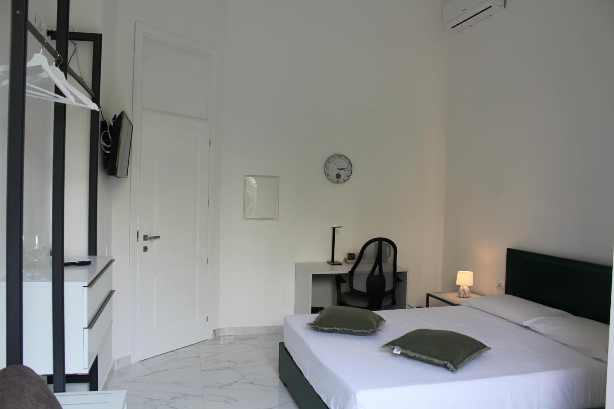 Falstaff Rooms & Suites Palermo Bagian luar foto