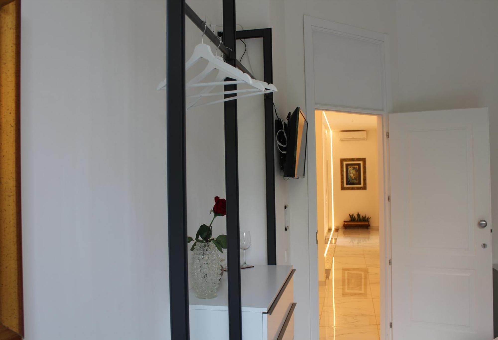 Falstaff Rooms & Suites Palermo Bagian luar foto