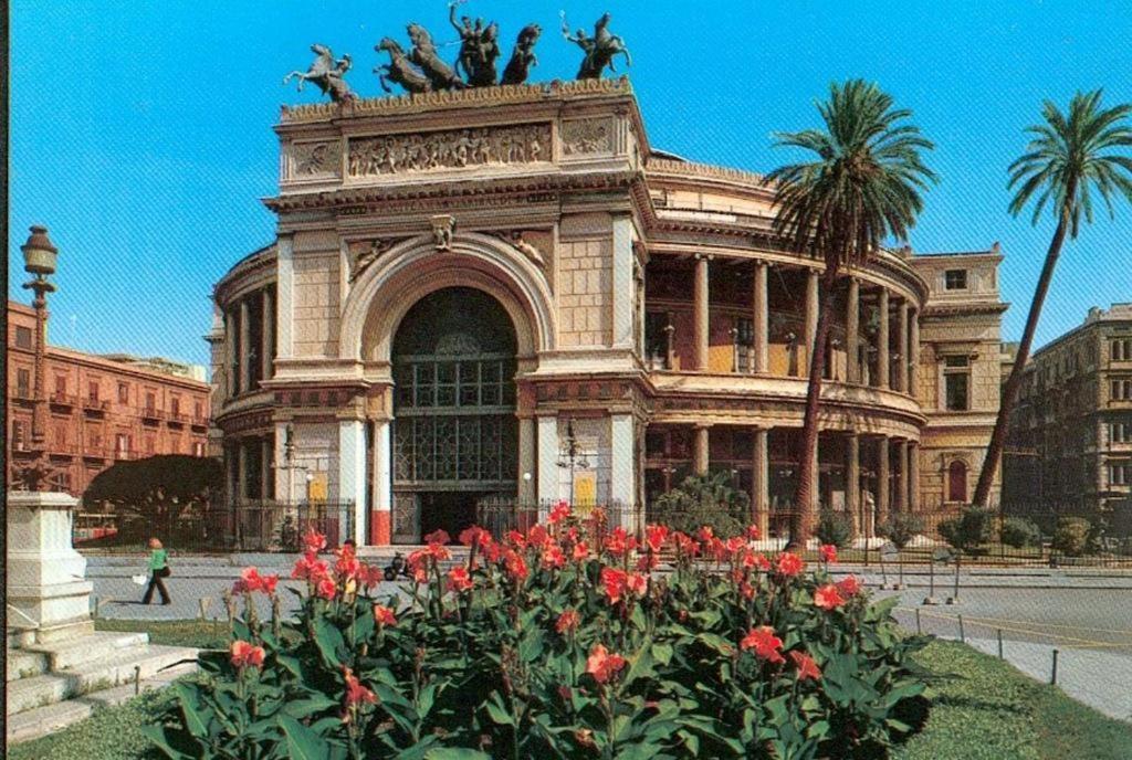 Falstaff Rooms & Suites Palermo Bagian luar foto